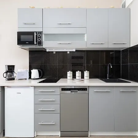 Seaside Bel Mare By Renters 4*